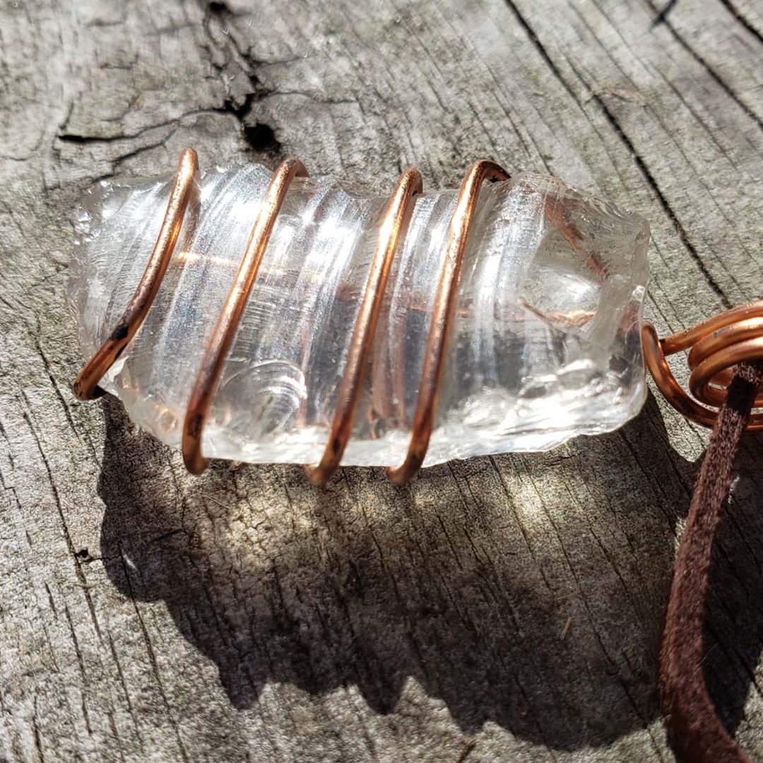 Clear Quartz in Copper – Fernweh Wire